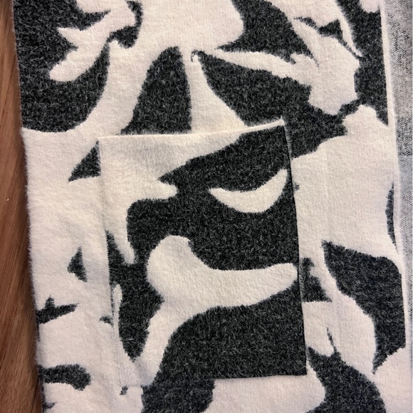 ZARA Jacquard Long Knit Oversized Cardigan Jacket / Size XS-S - Picture 3 of 7